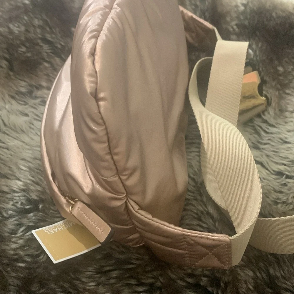 Michael Kors Rae Metallic Rose Gold Belt/Bum Bag-NWT - Picture 7 of 11